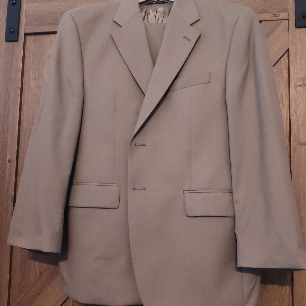 Izod Tan 2pc Suit